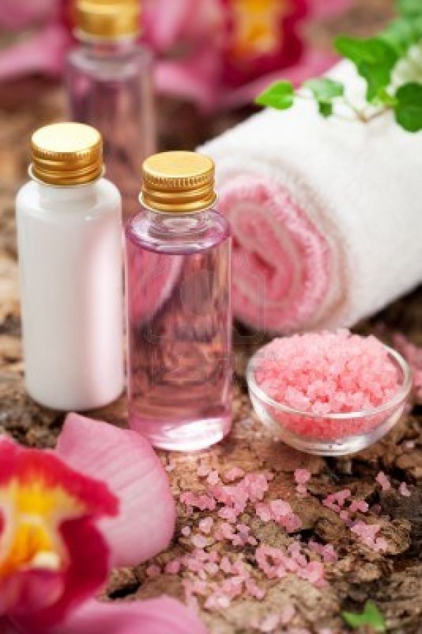 11963029-body-care-products-or-spa-still-life