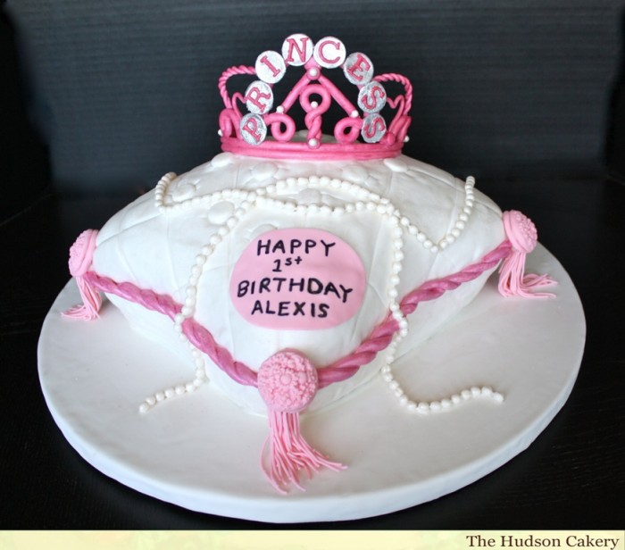 1st-pillow-birthday-cake