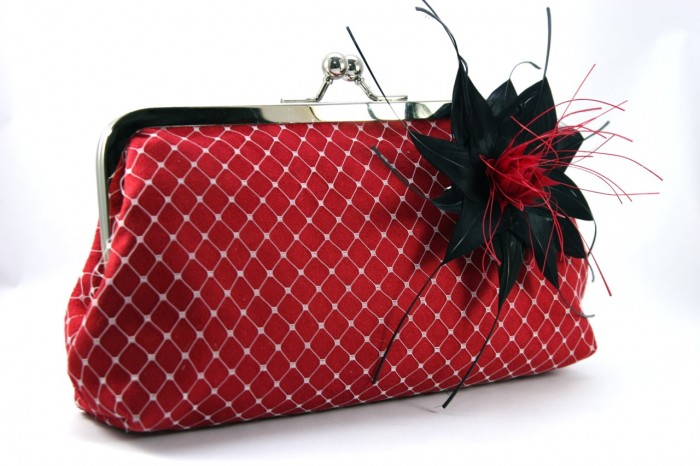10 Fabulous Homemade Gifts for Your Mom 29 2010_passion-feather-red1