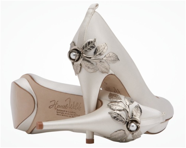 28 A Breathtaking Collection of White Bridal Shoes for Your Wedding Day
