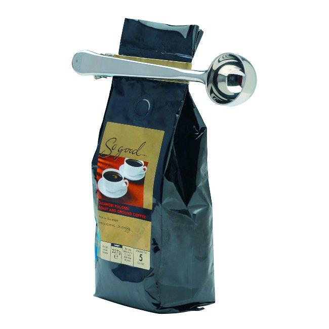 Unique coffee scoop clip bag that can be used as a scoop and as a clip also for closing the coffee bag tightly after using it