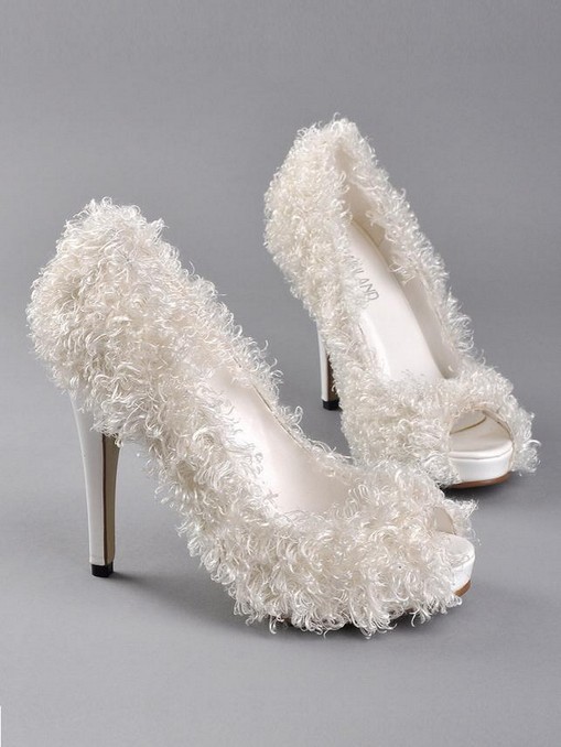 Complement-Your-Bridal-Attire-with-Unique-Bridal-Wedding-Shoes-3 A Breathtaking Collection of White Bridal Shoes for Your Wedding Day