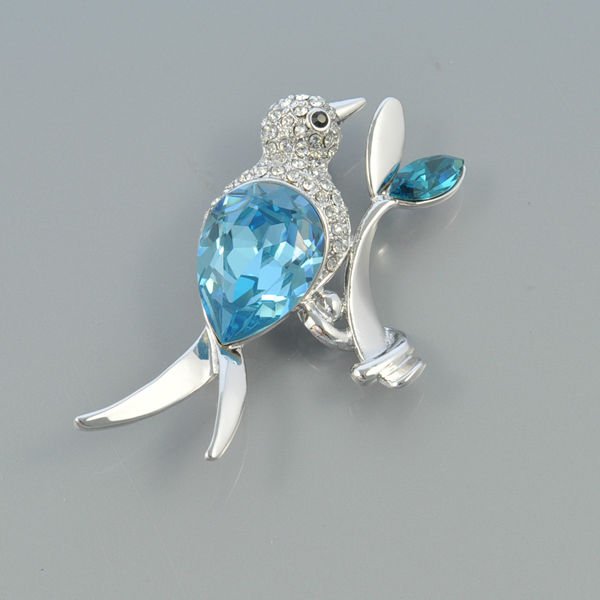 Cute_big_blue_crystal_and_clear_rhinestone_bird_animal_brooch_BT4378_ 10 catchy & Unique Gift Ideas for Your Mother-in-Law