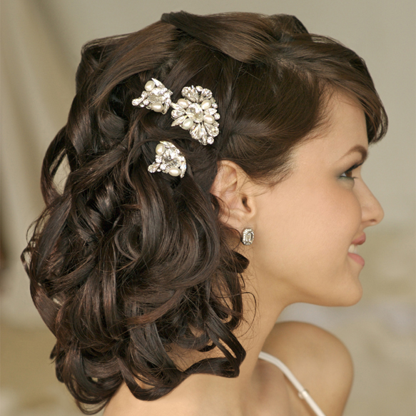 DIY-Wedding-Hairstyles-Tips-for-the-Budget-Bride 50 Dazzling & Fabulous Bridal Hairstyles for Your Wedding