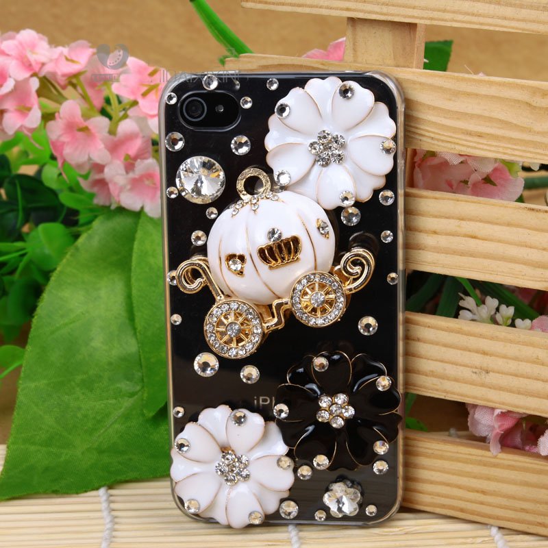 Hot-selling-2012-new-Luxury-rhinestone-CZdiamond-mobile-cell-phone-skin-cover-case-for-iphone4-4s 50 Fascinating & Luxury Diamond Mobile Covers for Your Mobile