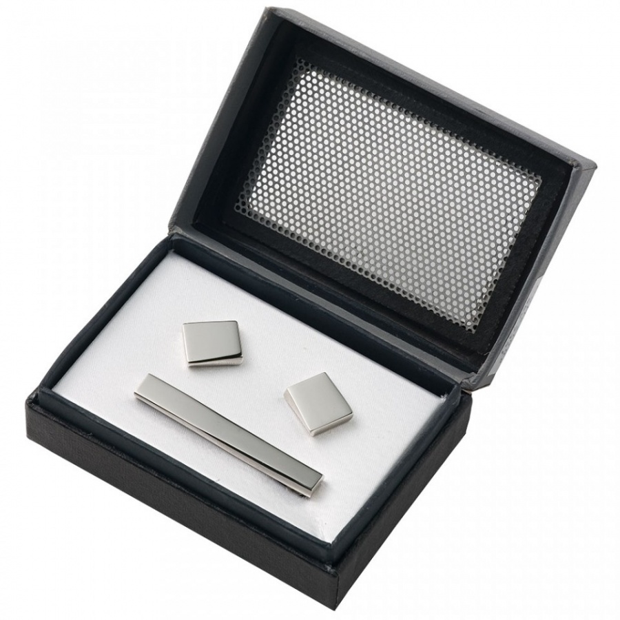 PER608_Chrome_Cufflinks__Tie_Bar 10 Simple & Cheap Engagement Gifts for Men