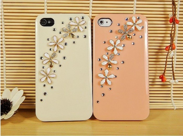 Reborn-diamond-mobile-phone-luxury-cover-for-iphone4-accessories-for-iphone4g-case-for-iphone4s-case-free 50 Fascinating & Luxury Diamond Mobile Covers for Your Mobile