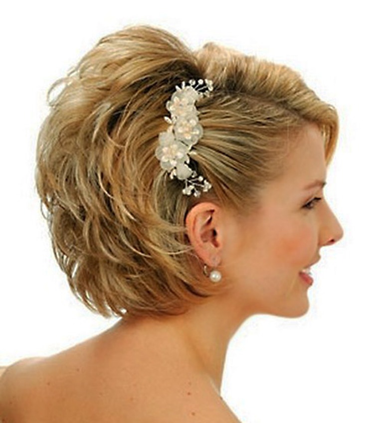 Wedding-hairstyles-for-women-with-short-hair 50 Dazzling & Fabulous Bridal Hairstyles for Your Wedding