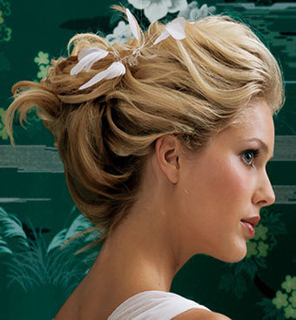 best-beach-wedding-hairstyles-2012-4 50 Dazzling & Fabulous Bridal Hairstyles for Your Wedding