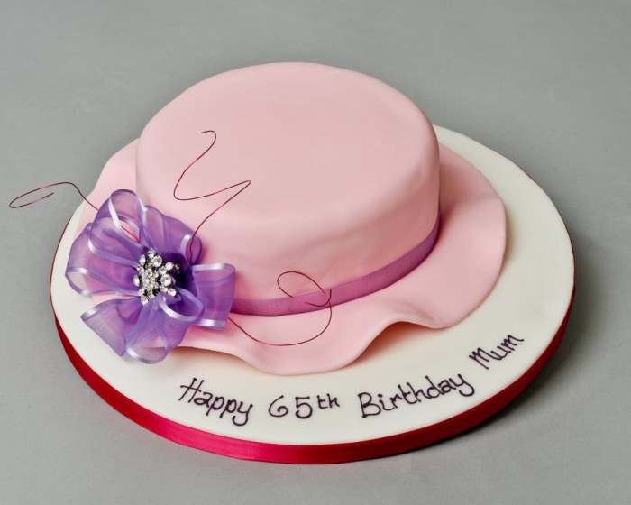 birthday-women-08 60 Mouth-Watering & Stunning Happy Birthday Cakes for You