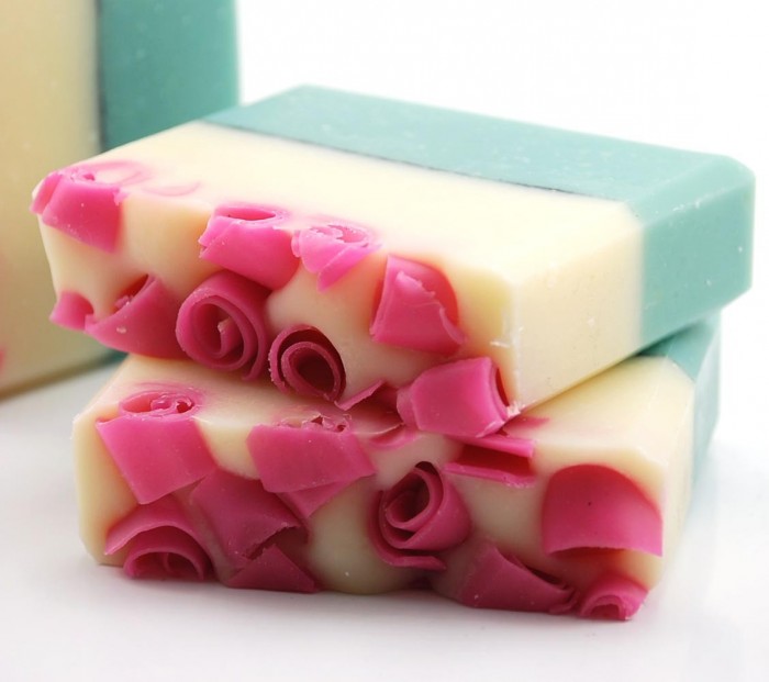 10 Fabulous Homemade Gifts for Your Mom 3 blushie
