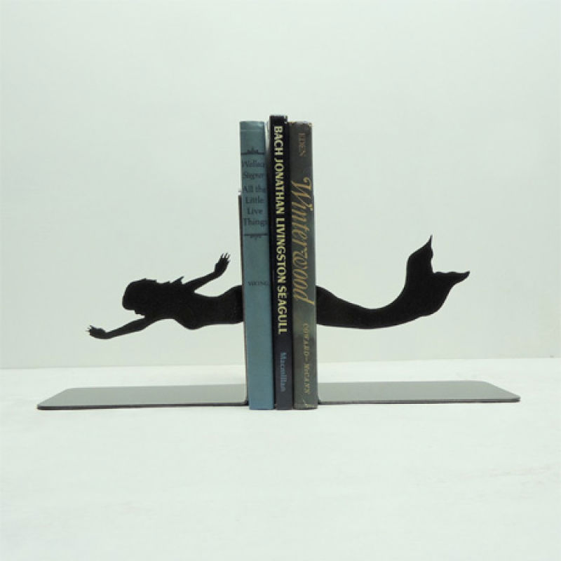15 Fascinating & Unusual Christmas Presents 70 bookends12