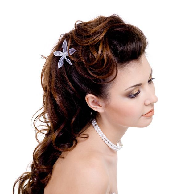 bridal-hairstyles-with-curls_zoom 50 Dazzling & Fabulous Bridal Hairstyles for Your Wedding
