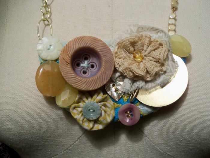 10 Fabulous Homemade Gifts for Your Mom 11 necklace2