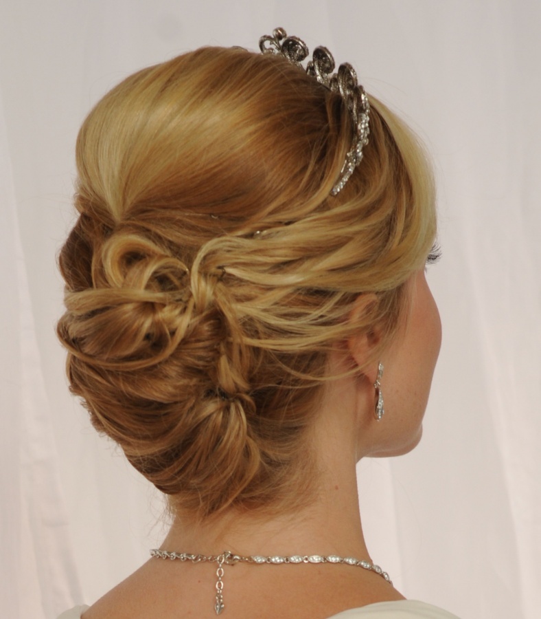 regals 50 Dazzling & Fabulous Bridal Hairstyles for Your Wedding