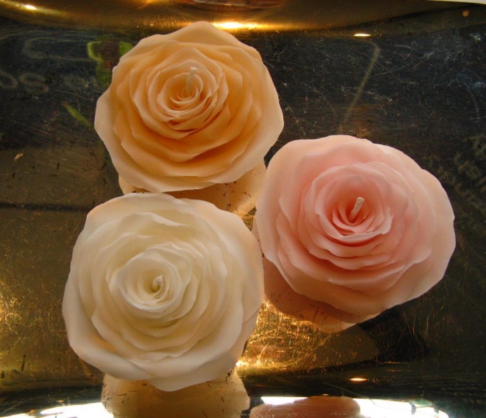 10 Fabulous Homemade Gifts for Your Mom 45 rose-candles-1024x883