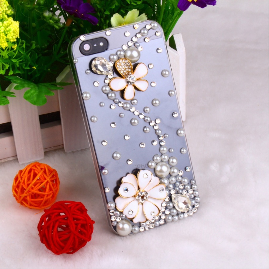 wholesale-phone-case-iphone4s--5-diamond-mobile-phone-shell-protective-cover-apple_s-5th-generation-diamond-studded