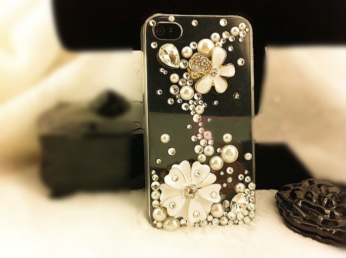 wholesale-phone-case-iphone4s 50 Fascinating & Luxury Diamond Mobile Covers for Your Mobile