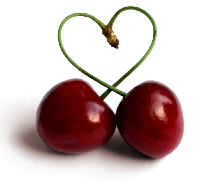 Tart cherries They contain antioxidants which are ideal as pain relievers especially for muscle pain. You can make use of these benefits through eating them as whole fruits or drinking them as juice.