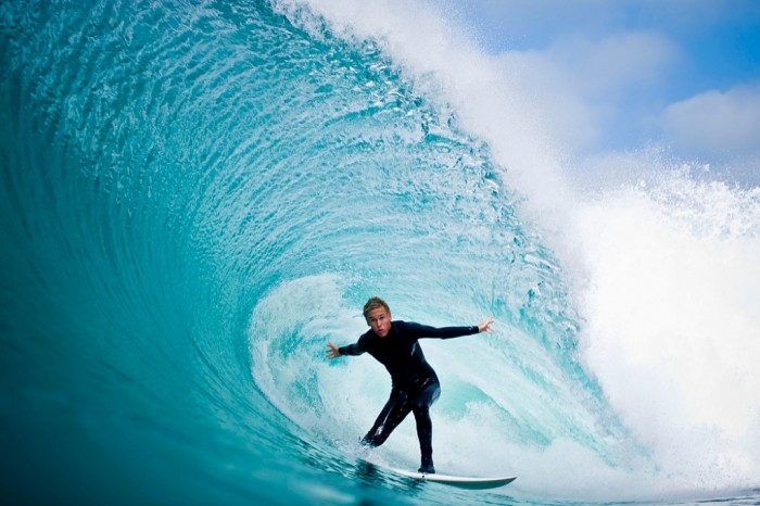 70 Stunning & Thrilling Photos for the Biggest Waves Ever Surfed