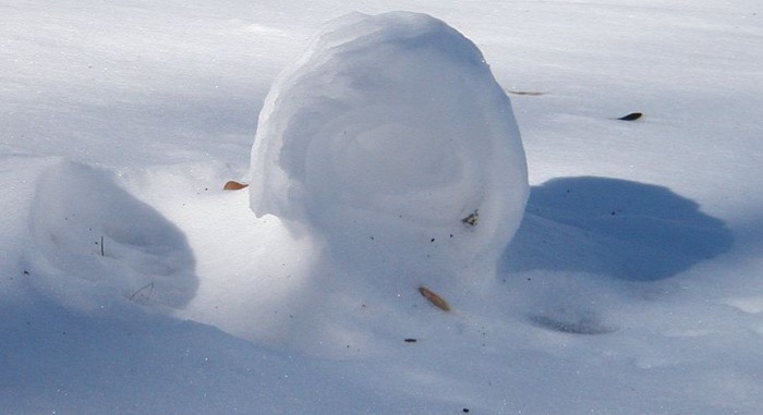 800px-Snowroller Stunning Snow Rollers that Are Naturally & Rarely Formed