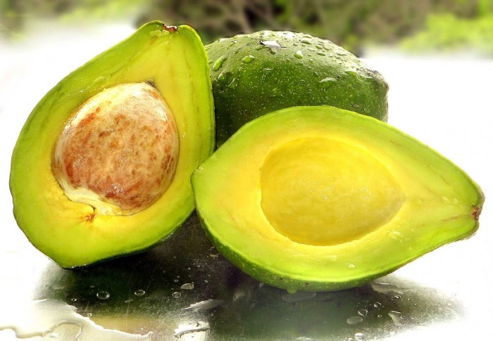 Avocado It is rich in monounsaturated fat that is helpful for controlling hunger and it does not encourage developing cholesterol which is dangerous and harmful for you.