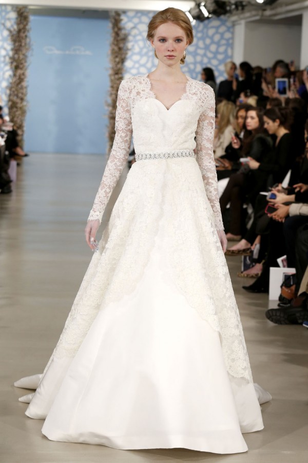 Oscar-De-La-Renta-Spring-2014-Wedding-Dresses-22-600x900