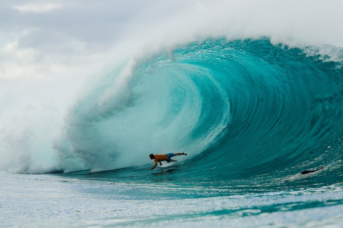 SRFP-120400-HAWAII-105 70 Stunning & Thrilling Photos for the Biggest Waves Ever Surfed
