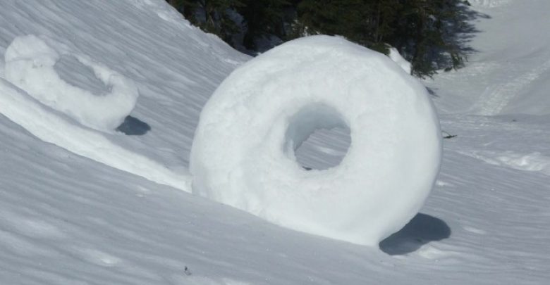 Snow roller N WA Cascades 3 13 07 Stunning Snow Rollers that Are Naturally & Rarely Formed - weird phenomenon 1
