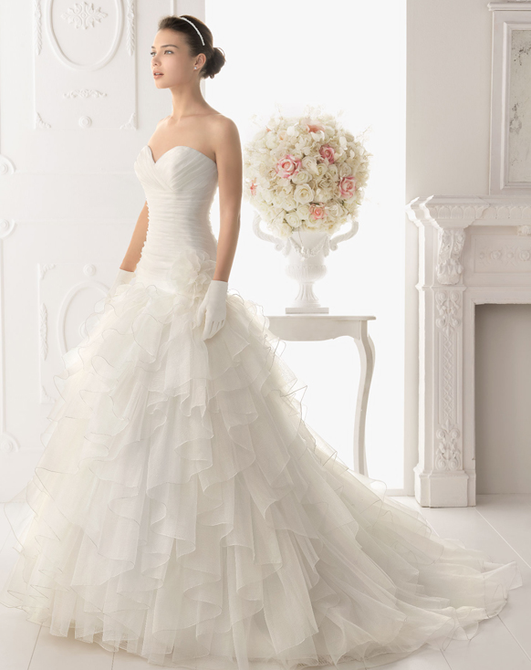 airebarcelona-_2014-Wedding-Bridal-Gowns-Blush-pink-weddings-bouquet-ideas