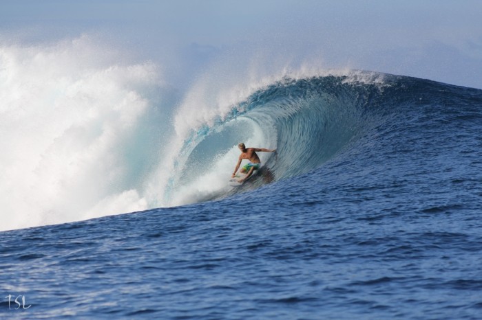 70 Stunning & Thrilling Photos for the Biggest Waves Ever Surfed 10 b5