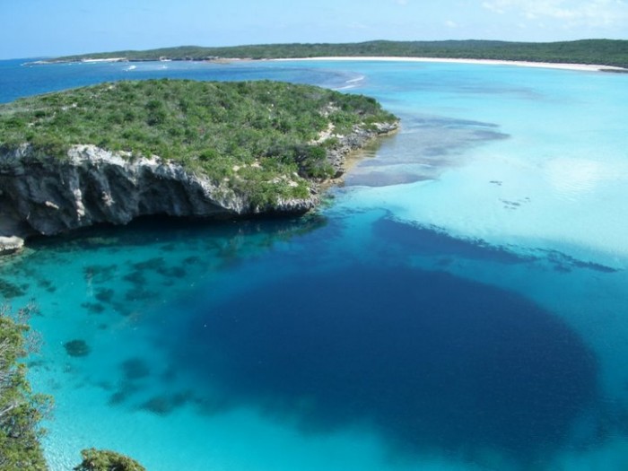 Weird Blue Holes That Are Magnets for Divers Around the World 15 dean-s-blue-hole_2857