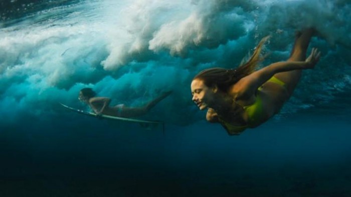 70 Stunning & Thrilling Photos for the Biggest Waves Ever Surfed 75 e2596bb7-0647-48b3-84cf-265c835cce2d_650x366