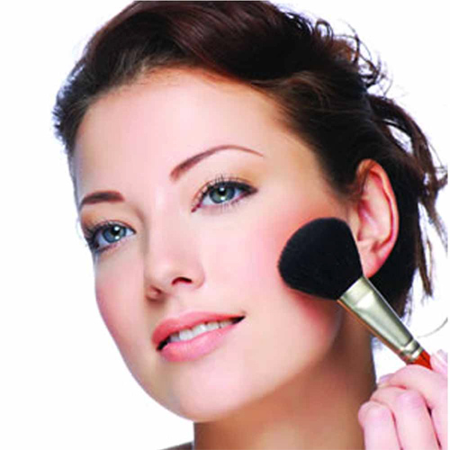 Learn How To Choose Colors Of Makeup Which Suits Your Skin Tone 5 even-out-the-skin-tone-1374129823-makeup-occasion2