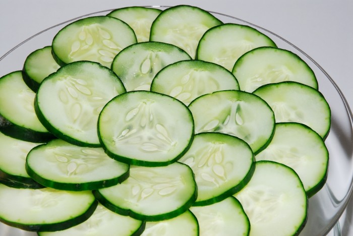 Cucumber It is rich in water and can be added to your salad.