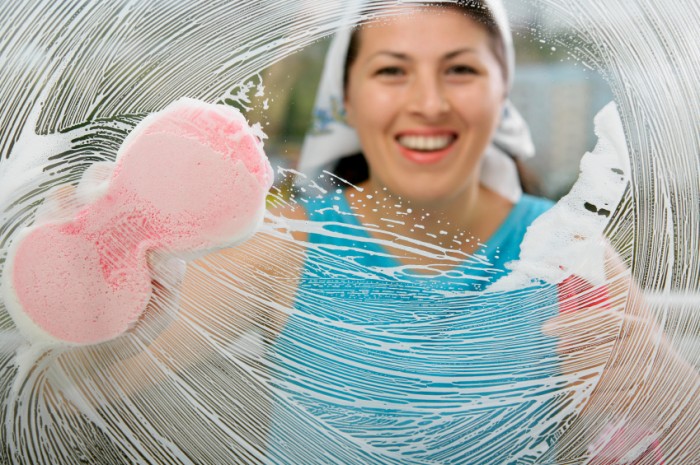 iStock_4239373_washing-glass11 6 Tips For Cleaning Glass Without Leaving Any Streaks