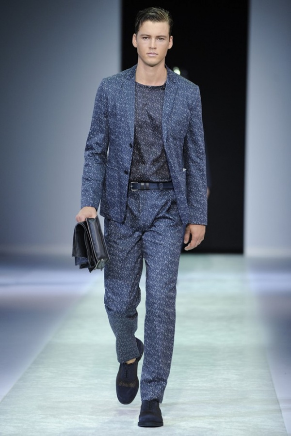 mens-clutch-emporio-armani-022 75+ Most Fashionable Men's Winter Fashion Trends in 2022