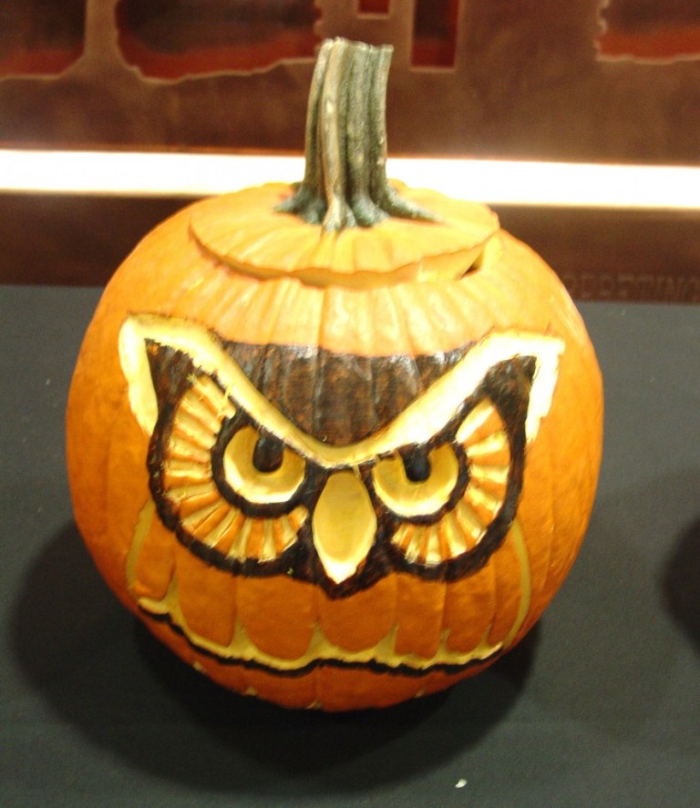 others-original-pumpkin-carving-ideas-2011-a-little-bit-of-everything-awesome-imaginative-carved-pumpkin-ideas