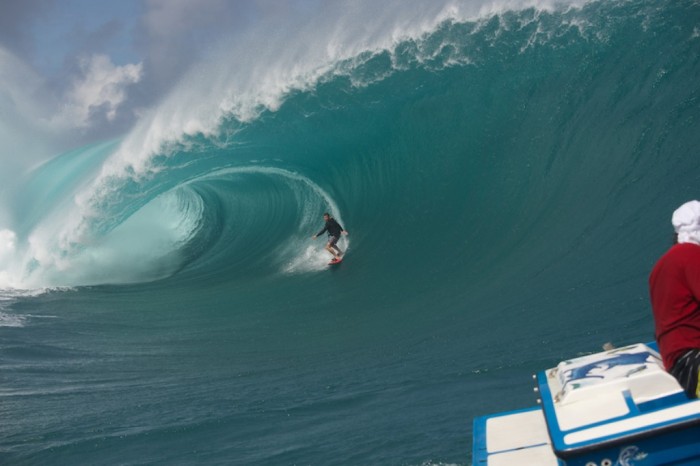 70 Stunning & Thrilling Photos for the Biggest Waves Ever Surfed 56 richie_vas_12_3