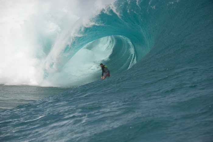 70 Stunning & Thrilling Photos for the Biggest Waves Ever Surfed 48 richie_vas_23_3