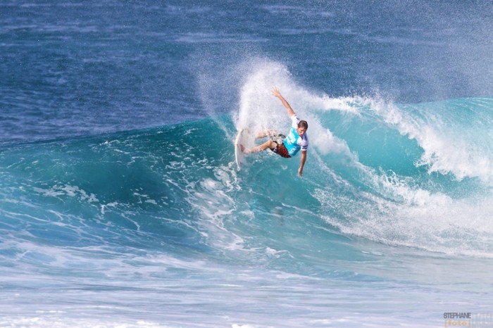 70 Stunning & Thrilling Photos for the Biggest Waves Ever Surfed 47 sequence-Taj-Burrow-billabong-pipe-master-surf-photos-photographie-fotos-surfer-surfing