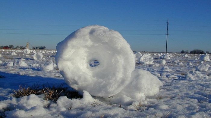 snow-roller-32 Stunning Snow Rollers that Are Naturally & Rarely Formed