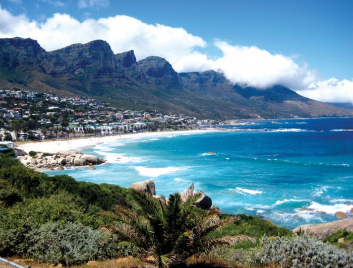 South Africa It is known for its fascinating parks such as Kruger National Park, De Hoop Nature Reserve that can be found on the Western cape. It allows you to enjoy seeing about 150 species of mammals, to watch whales and you can also enjoy safari especially in June, July and August. 