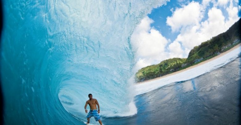 stephenkoehne zaknoyle 70 Stunning & Thrilling Photos for the Biggest Waves Ever Surfed - small waves 1