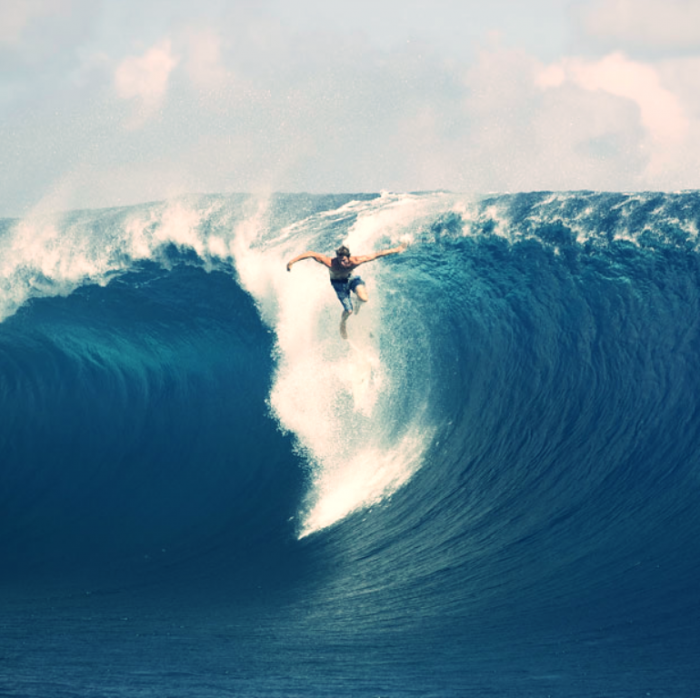 surfer_bailing_on_huge_wave_in_hawaii 70 Stunning & Thrilling Photos for the Biggest Waves Ever Surfed