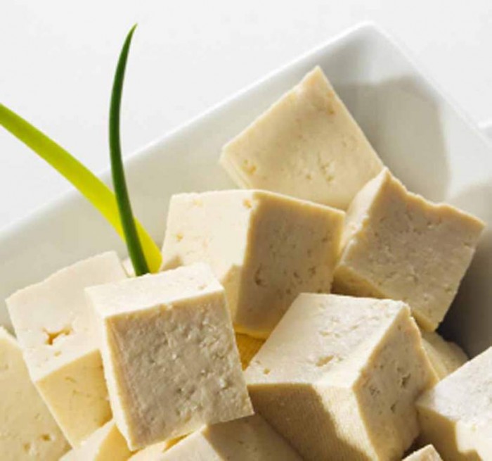 Tofu It is made from soy which makes it rich in soy protein that is low in cholesterol an it is also low in saturated fats that can damage your heart.