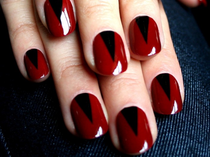 06-nail-art-new-years-red-spikes