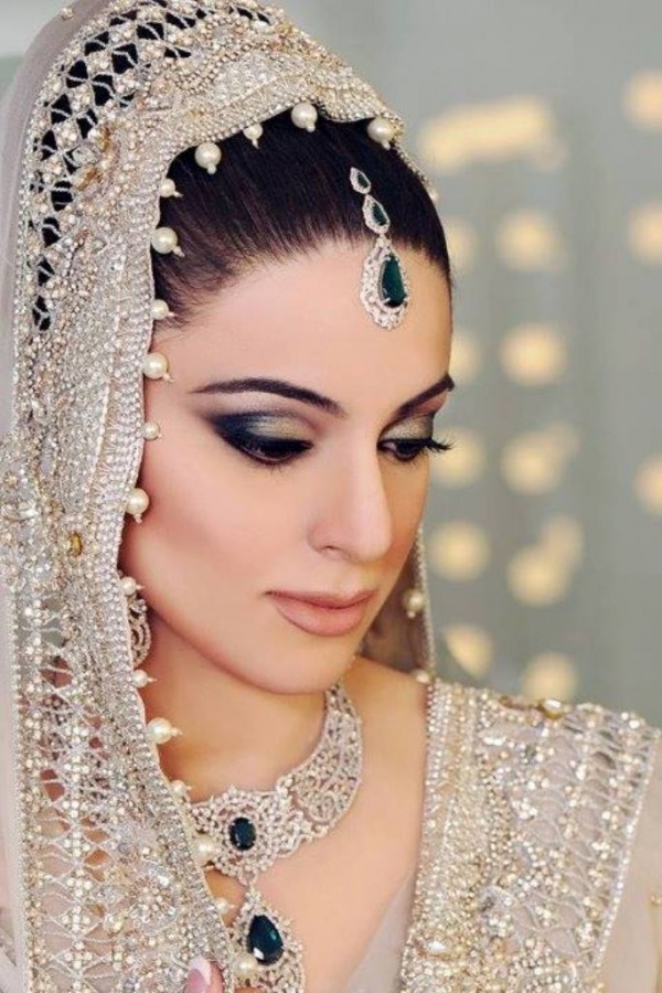 1234791_417816051663892_1184525664_n Differences between Engagement & Wedding Make-up, What Are They?