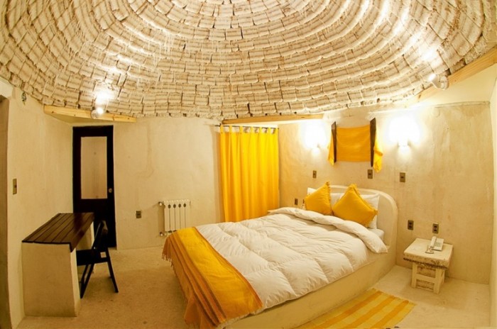 Top 30 World's Weirdest Hotels ... Never Seen Before! 21 19Palacio-de-Sal-Uyuni-Bolivia-Matador-SEO-940x623