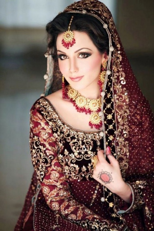 2013bridalmakeupformaroonlehenga3 Pouted Magazine